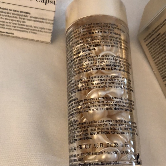 Elizabeth Arden Hyaluronic Acid Ceramide Capsules 60 Ct Hydra Plumping Serum NIB - Picture 5 of 12